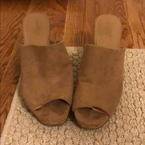 Universal Thread Heels